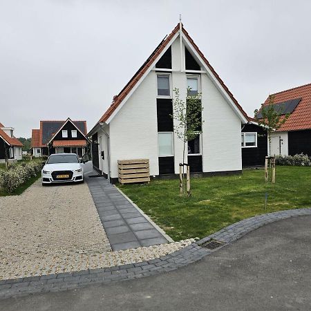 Holiday Home In Scherpenisse With Bubble Bath 외부 사진