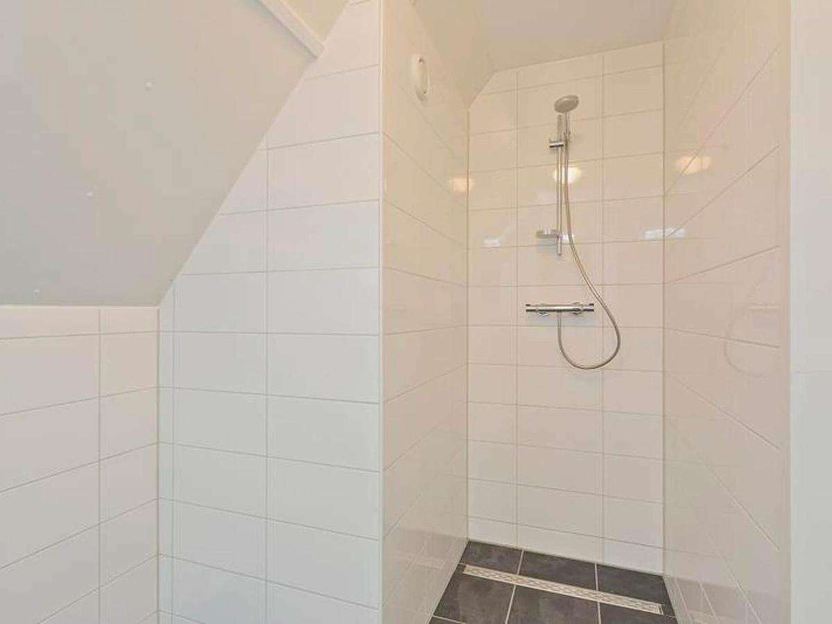 Holiday Home In Scherpenisse With Bubble Bath 외부 사진