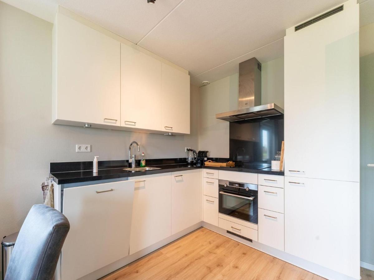 Holiday Home In Scherpenisse With Bubble Bath 외부 사진