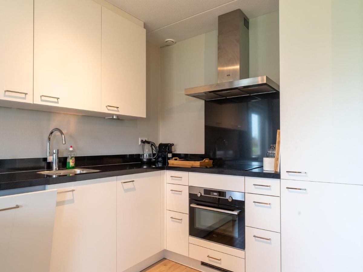 Holiday Home In Scherpenisse With Bubble Bath 외부 사진