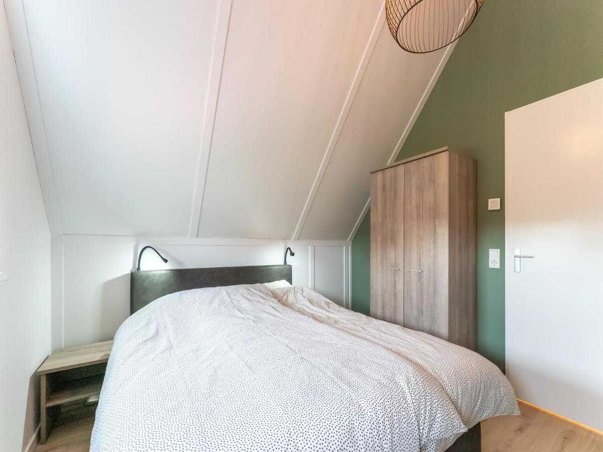 Holiday Home In Scherpenisse With Bubble Bath 외부 사진