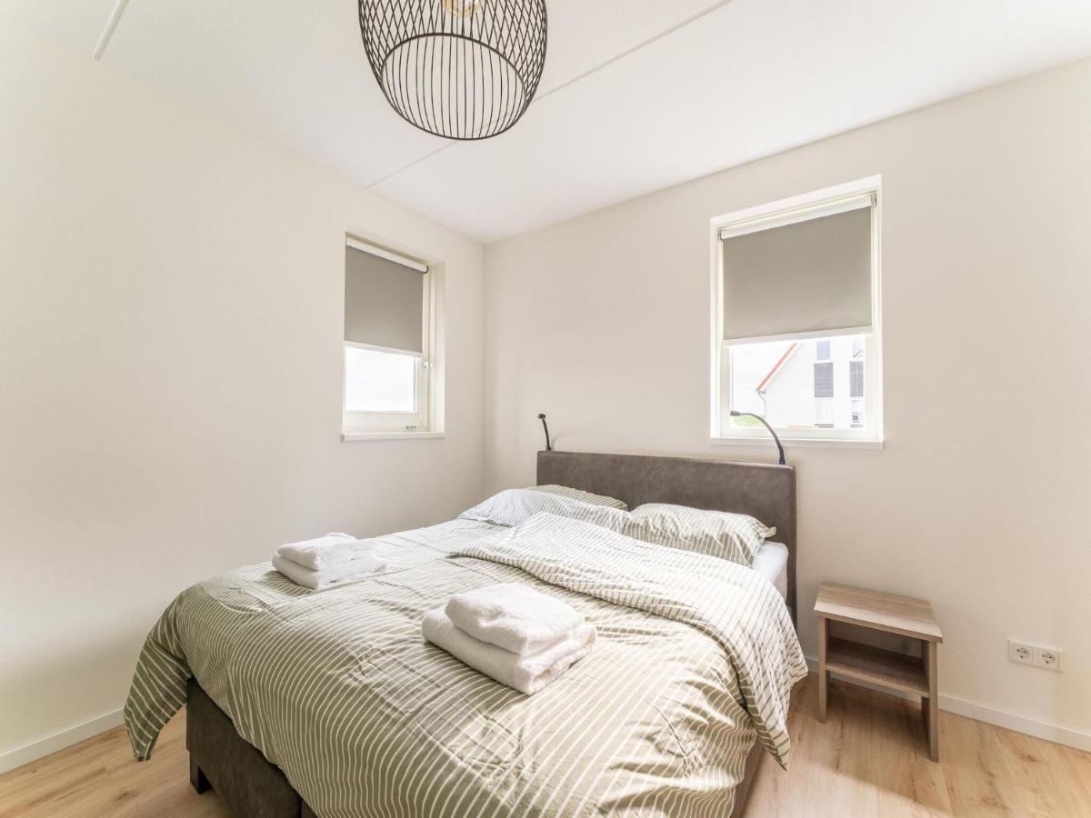Holiday Home In Scherpenisse With Bubble Bath 외부 사진