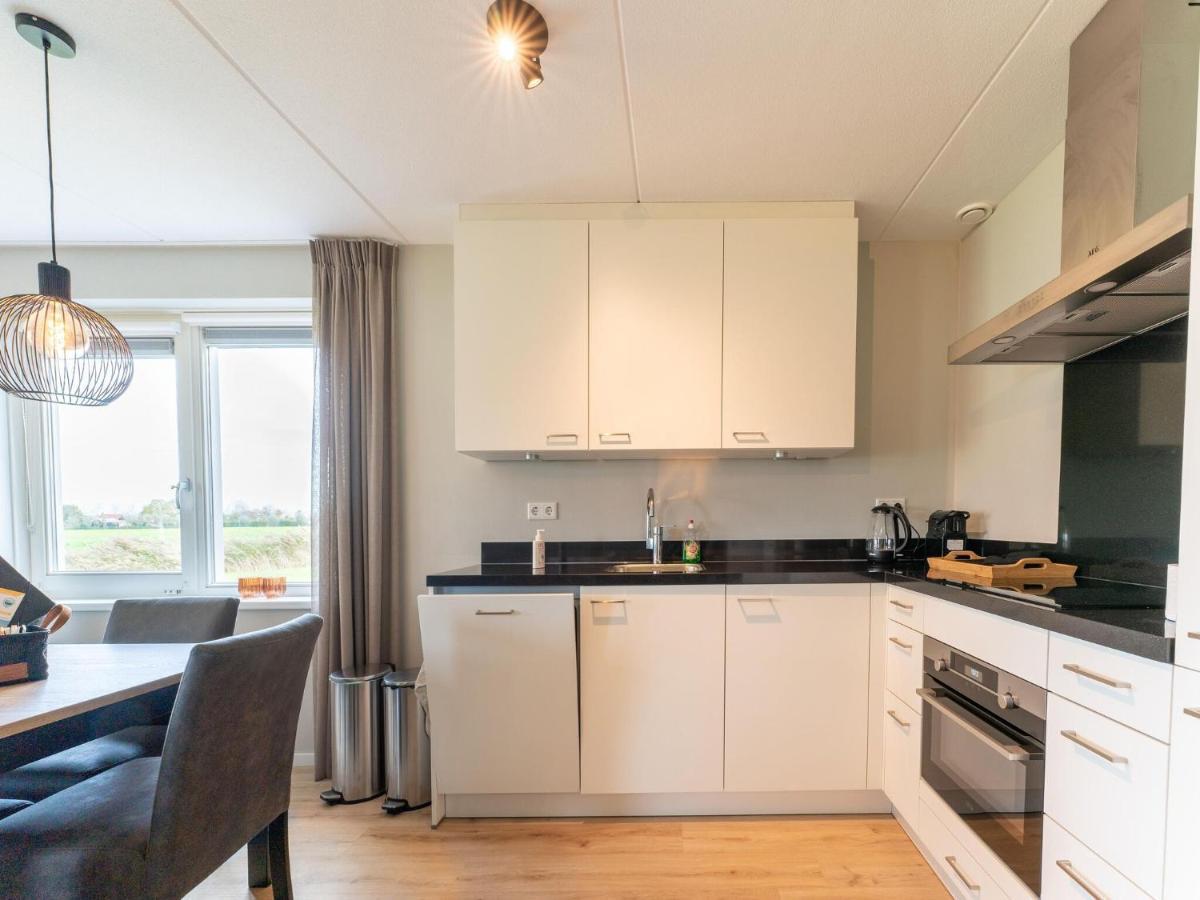 Holiday Home In Scherpenisse With Bubble Bath 외부 사진