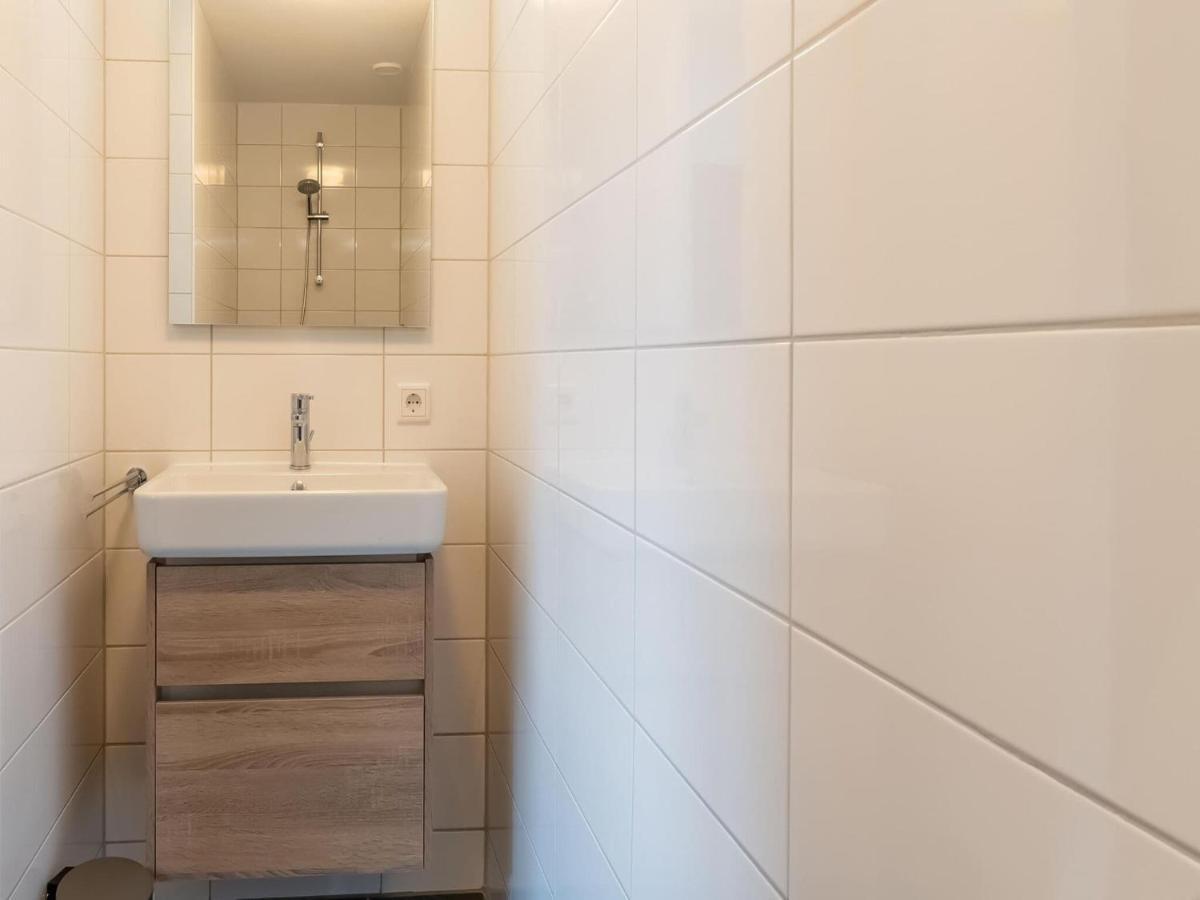 Holiday Home In Scherpenisse With Bubble Bath 외부 사진