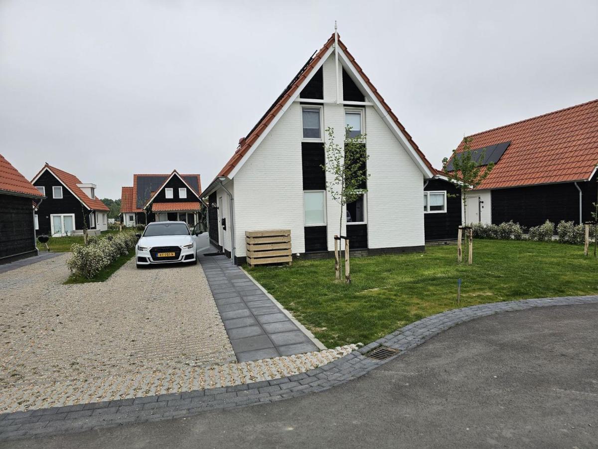 Holiday Home In Scherpenisse With Bubble Bath 외부 사진
